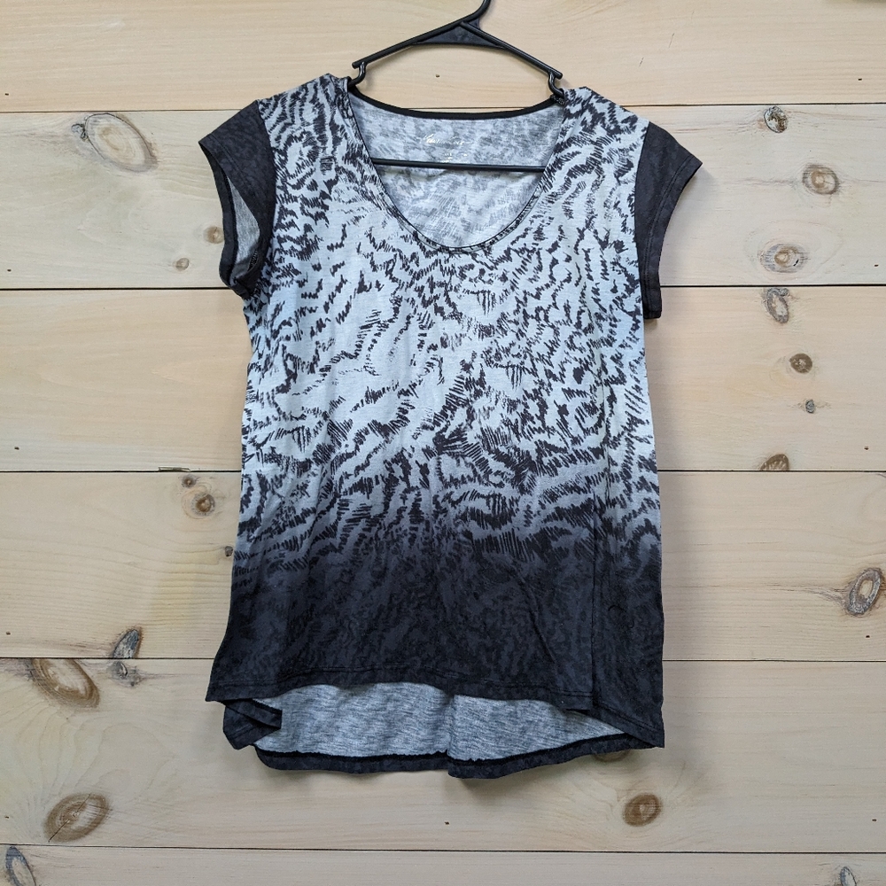 Kenneth Cole T-shirt